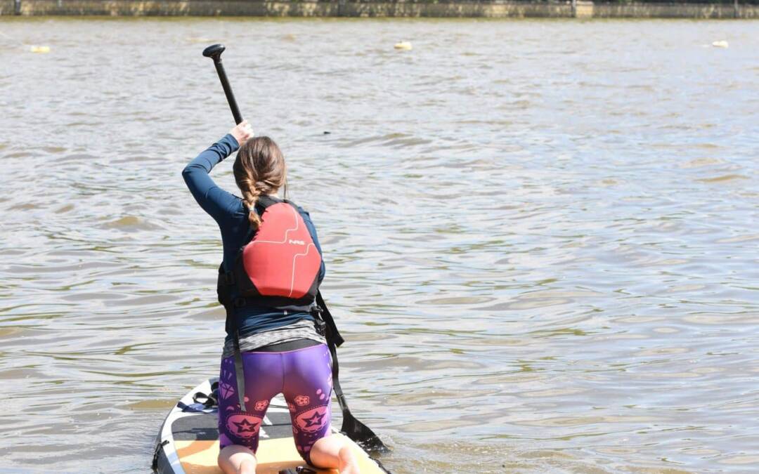 SUP: Stand Up Paddleboarding Putney
