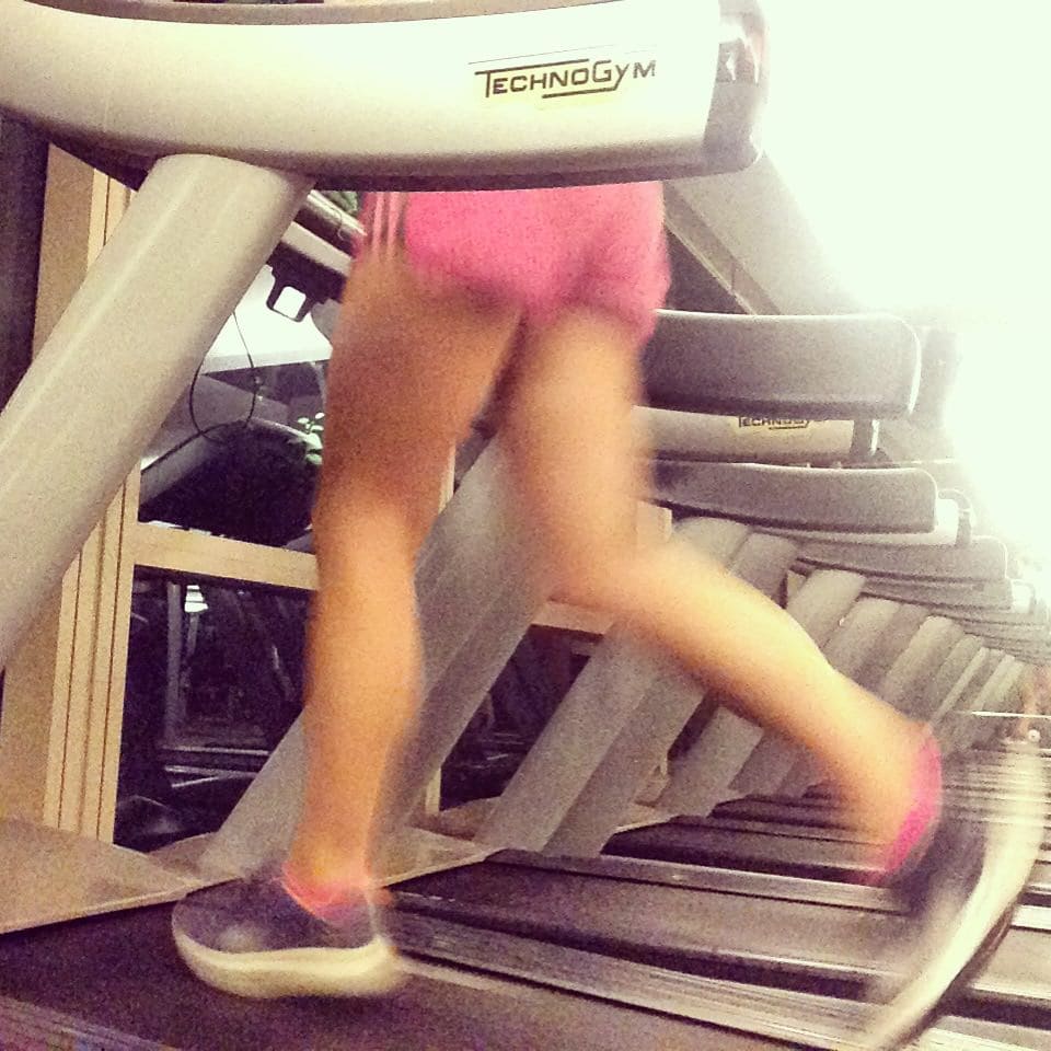 how to get through your long run on a treadmill